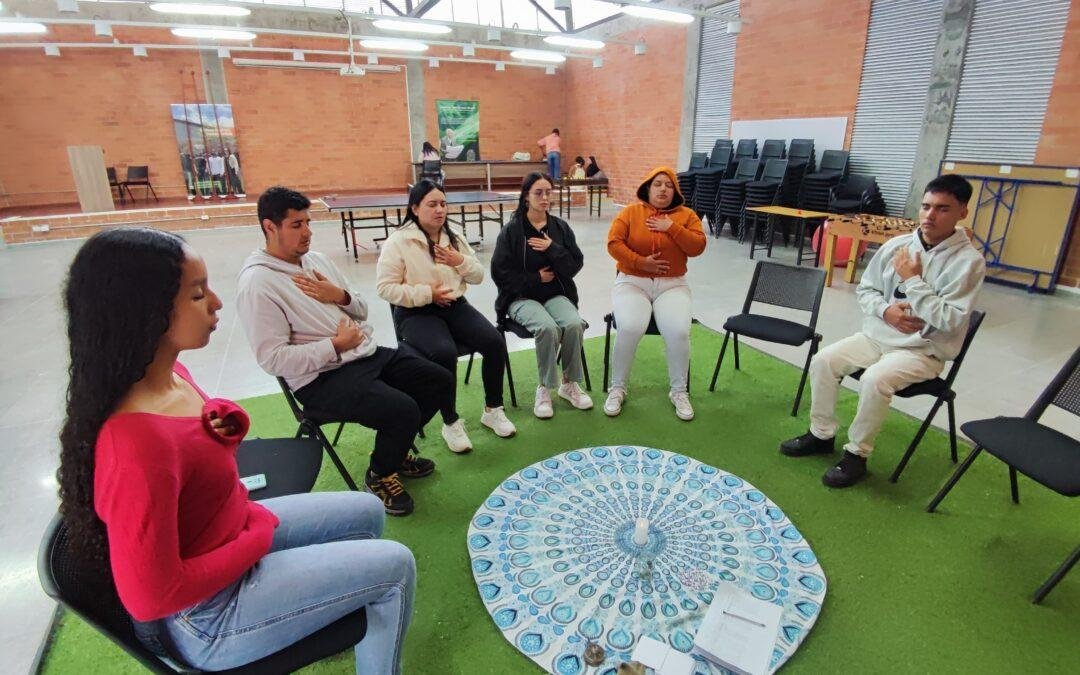 Tu mundo interno también construye el externo: pensamientos, emociones y el arte de habitarnos