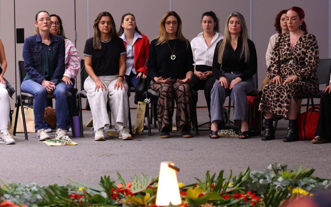 Habitar la emoción: entre la reacción y la presencia